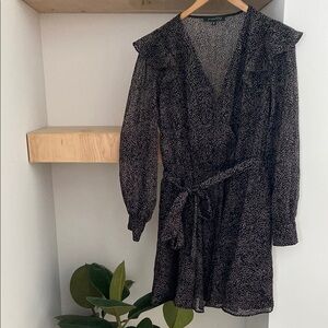 Dynamite Monochrome Long Sleeve Wrap Dress